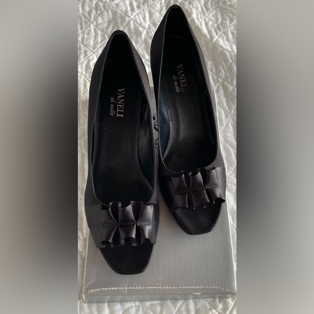 Vaneli Black Satin Pump
